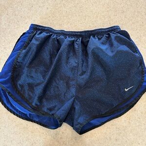 Women’s Nike Tempo Shorts - XL